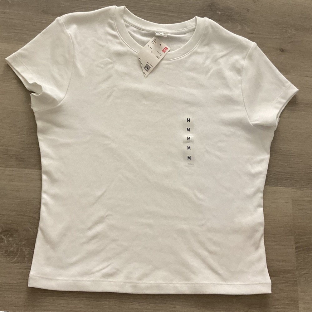 Uniqlo Mini T-Shirt Womens Medium White Short Sleeve Crew Neck Cropped Baby Tee - Picture 7 of 9